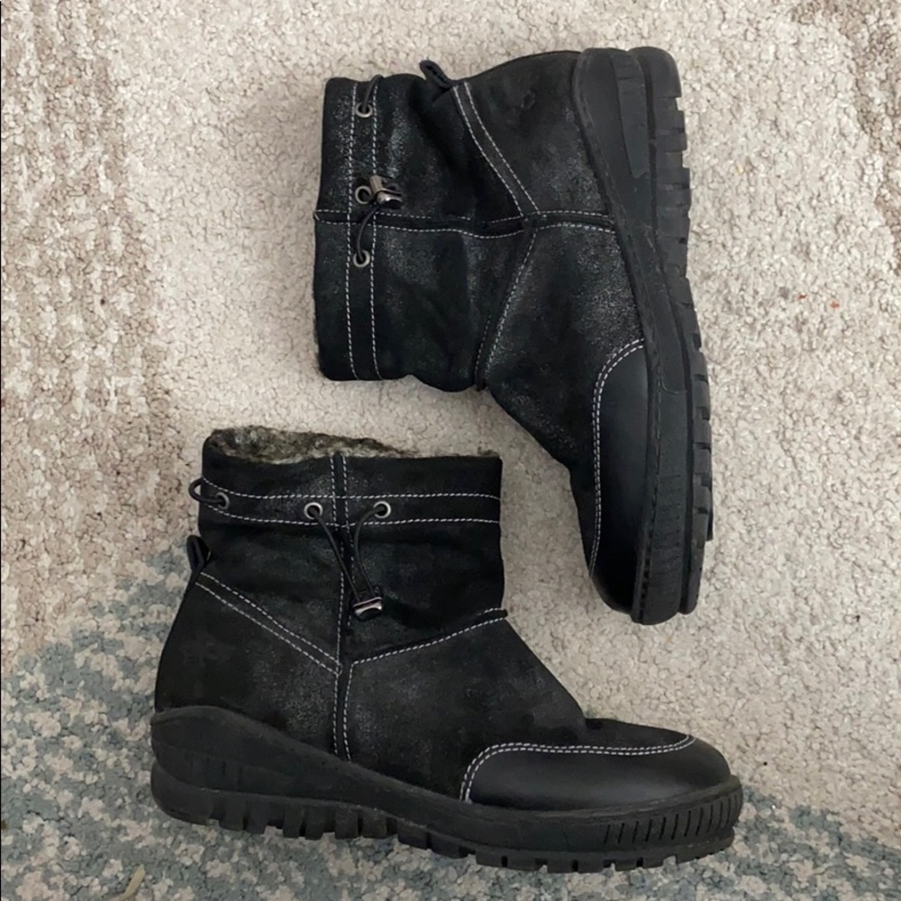 OTBT Fanfare Cold Weather Boot in Black - Picture 4 of 8